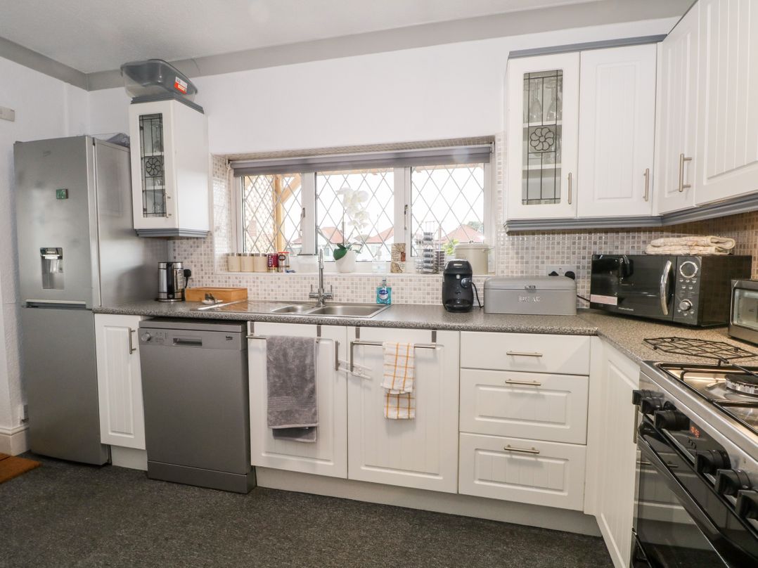5 Woodside Avenue