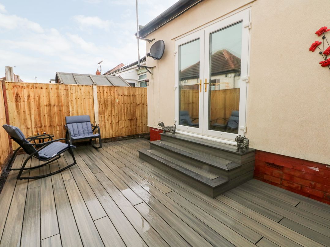 5 Woodside Avenue