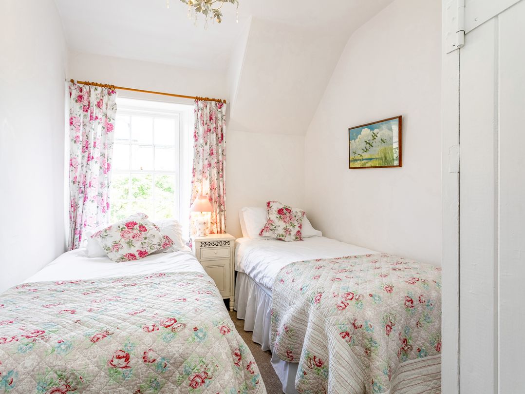 Elliot Cottage