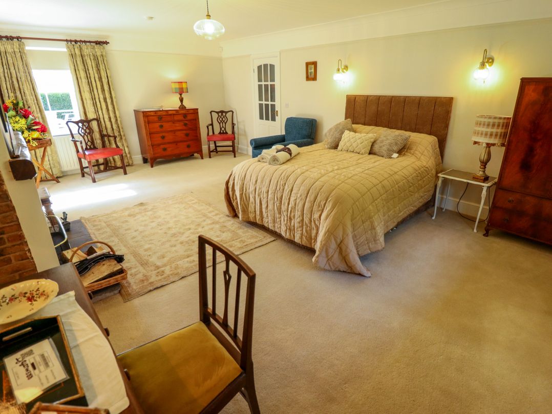 Moon Field Lodge