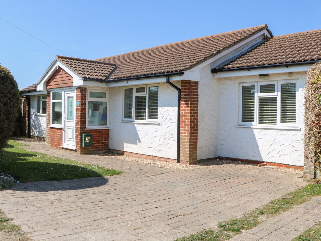 44 West Front Road