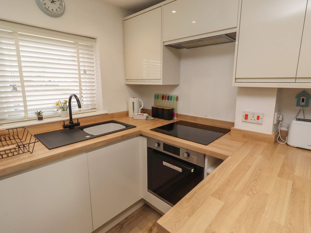 22 Longstone Park