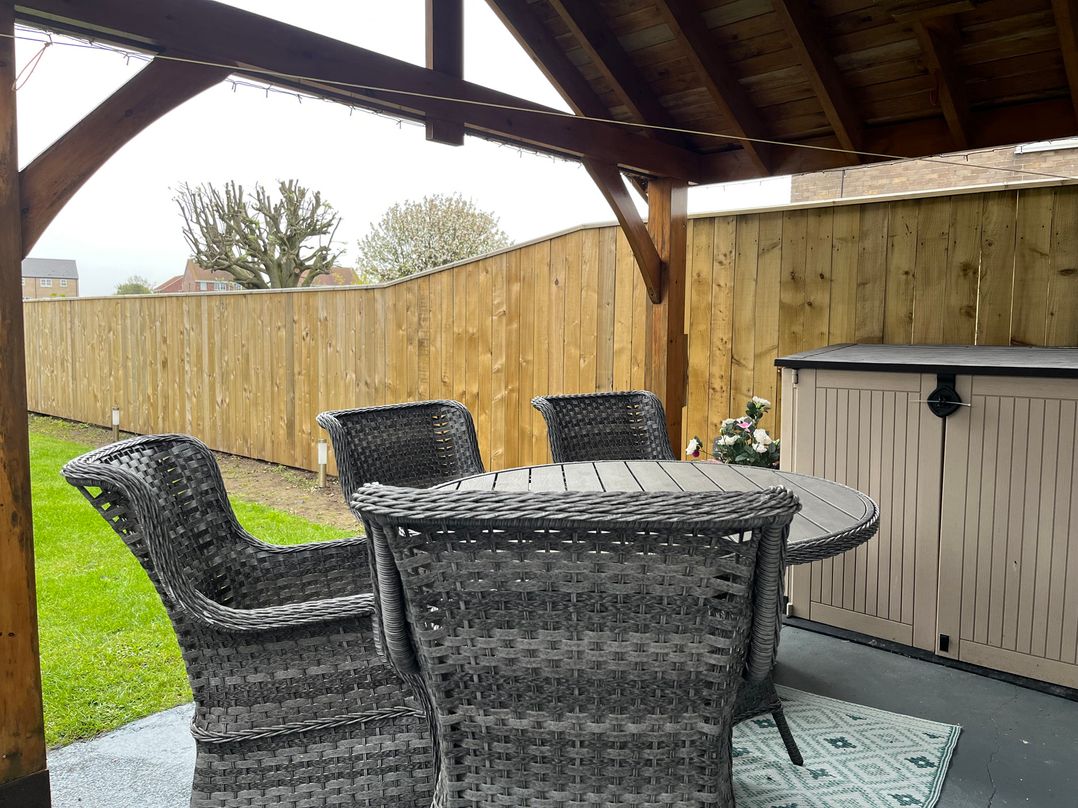 22 Longstone Park