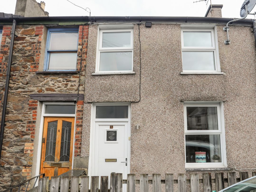 5 Thomas Street