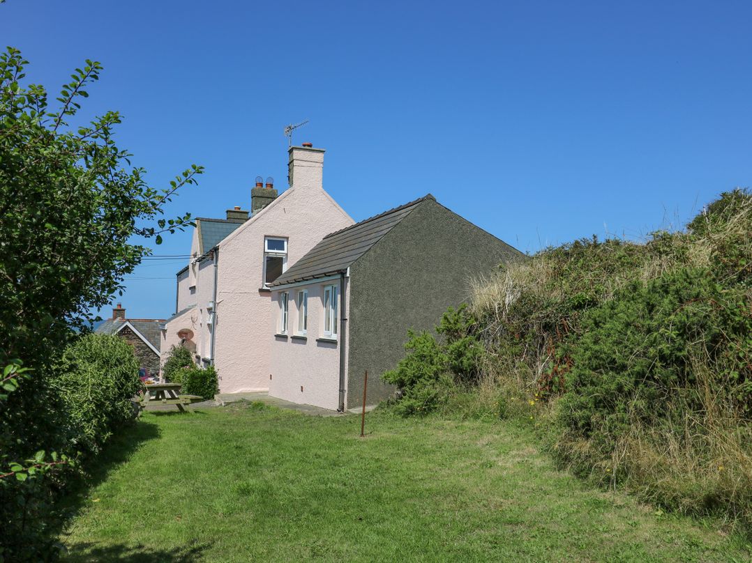 2 Sunny Hill