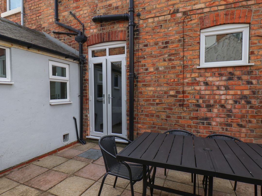 35 Moorland Road