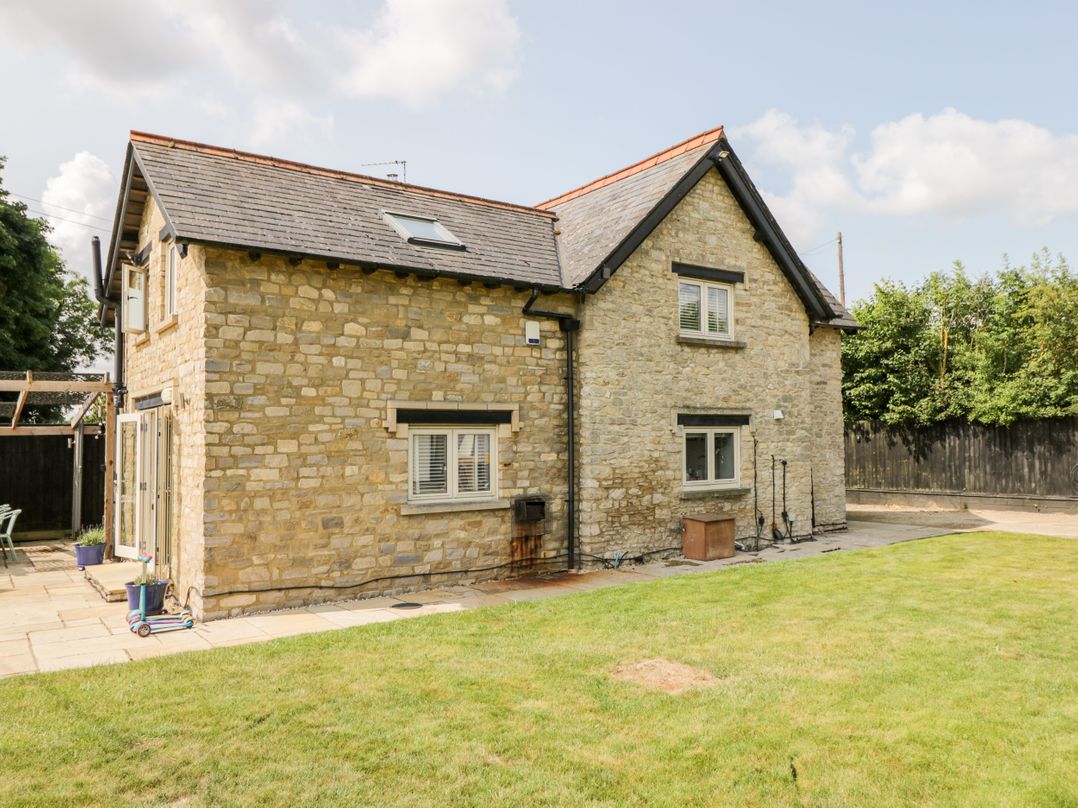 2 Dewars Farm Cottages