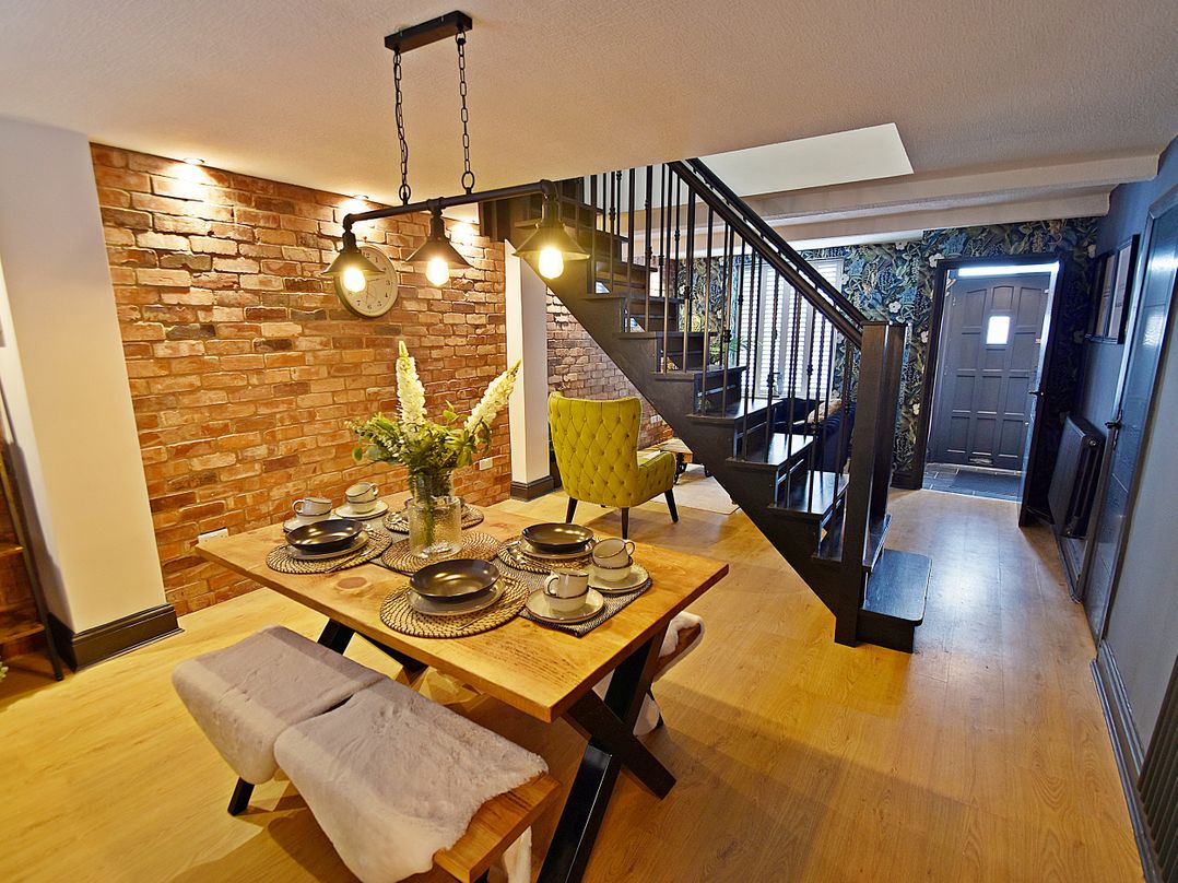 25 Lowergate