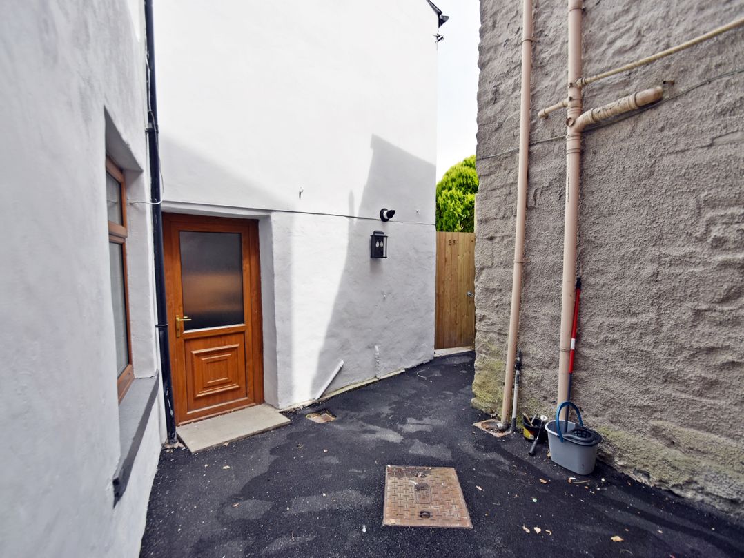 25 Lowergate
