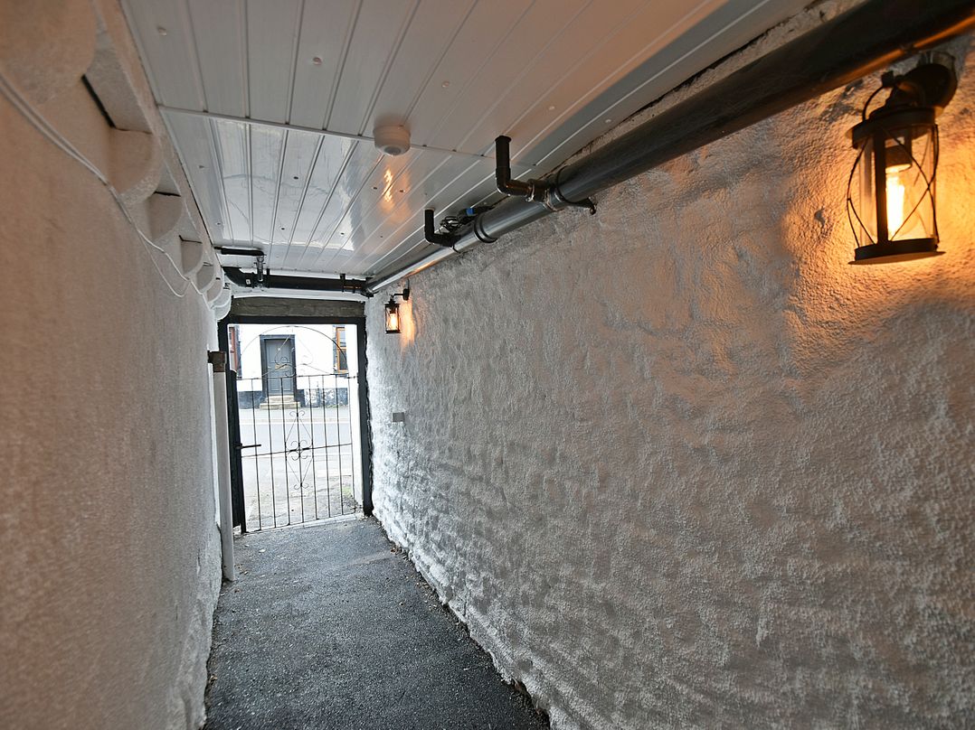 25 Lowergate