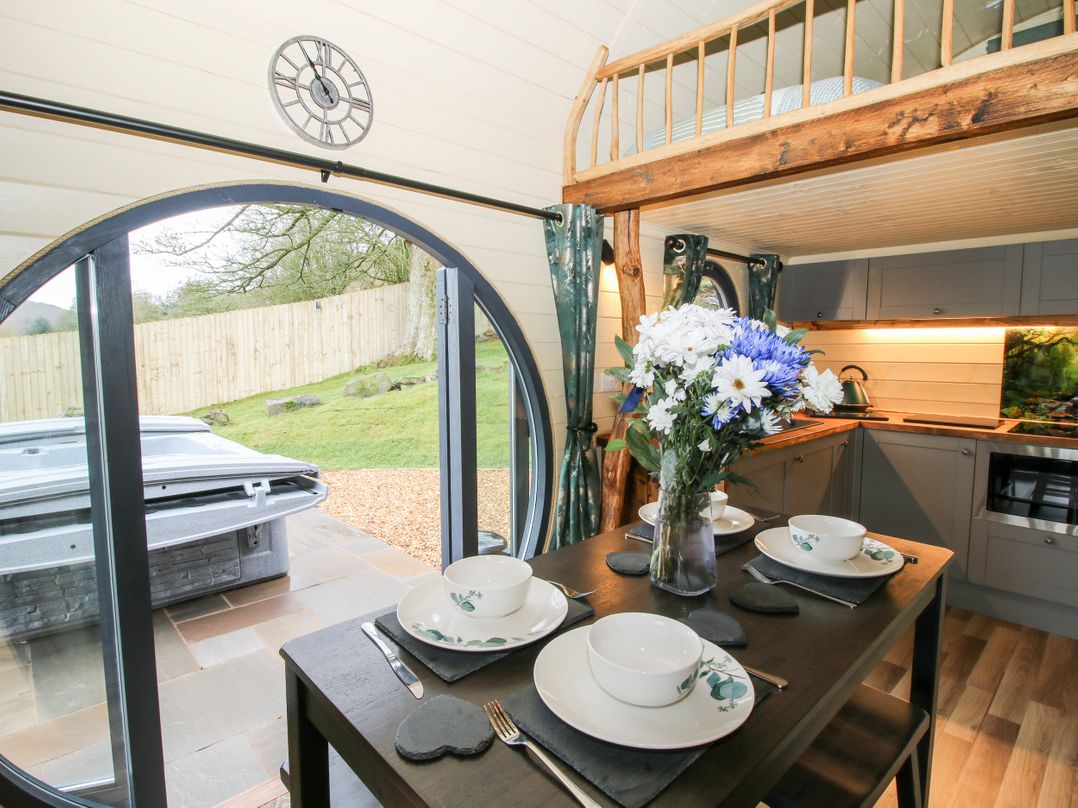 Callow Pod
