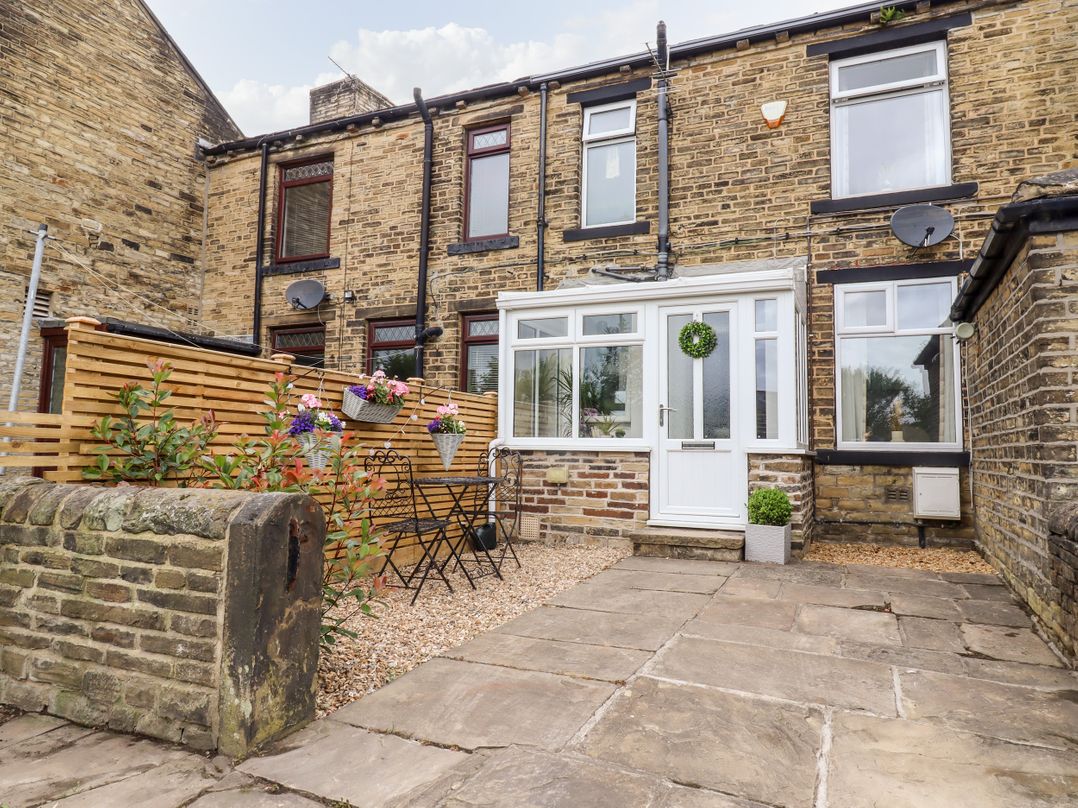 8 Carr House Road