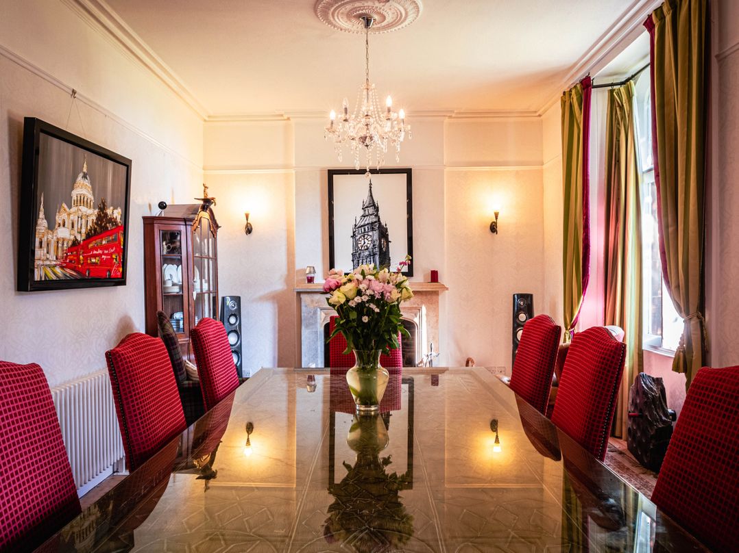 Lonsdale Villa Retreat