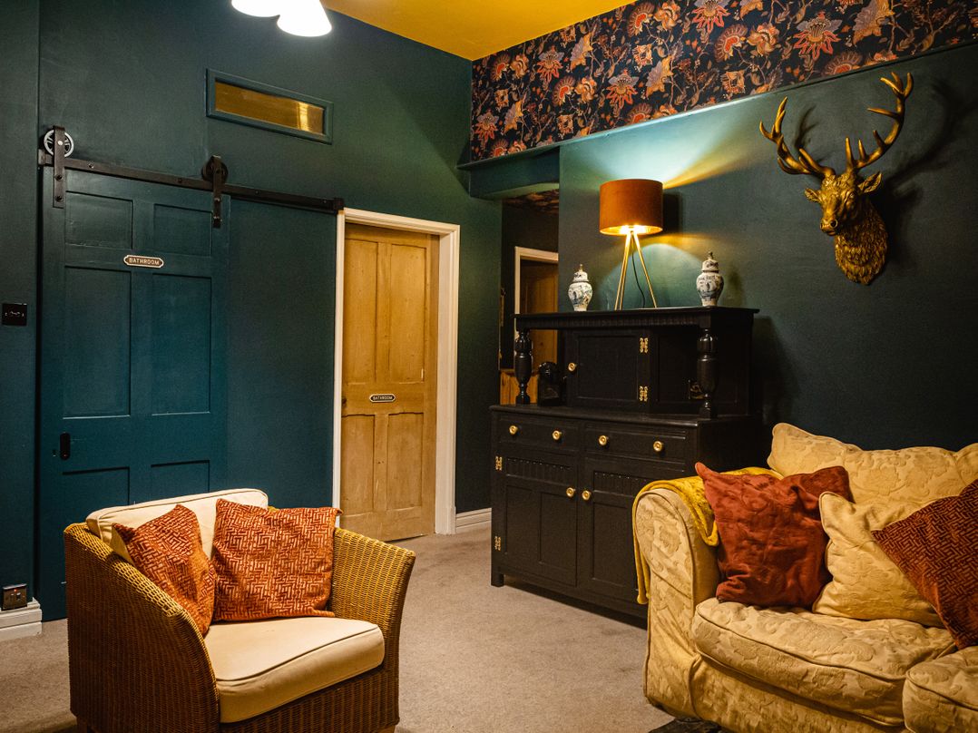 Lonsdale Villa Retreat