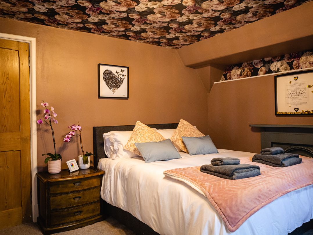 Lonsdale Villa Retreat