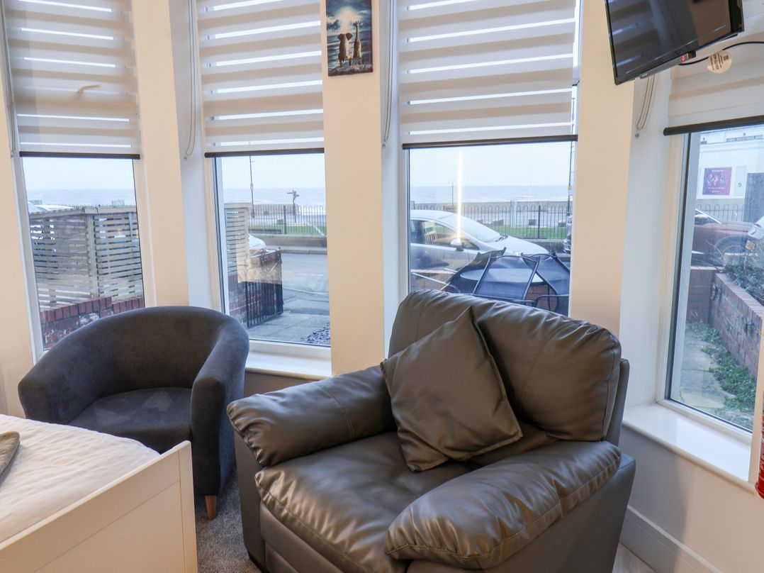 Frankie’s Seaview 1