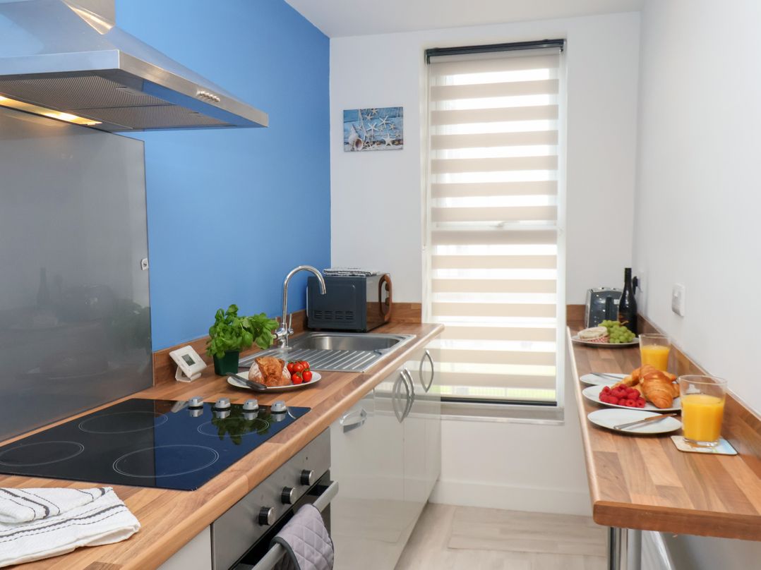 Frankie’s Seaview 4