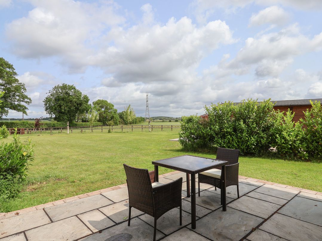 Oak Tree Lodge