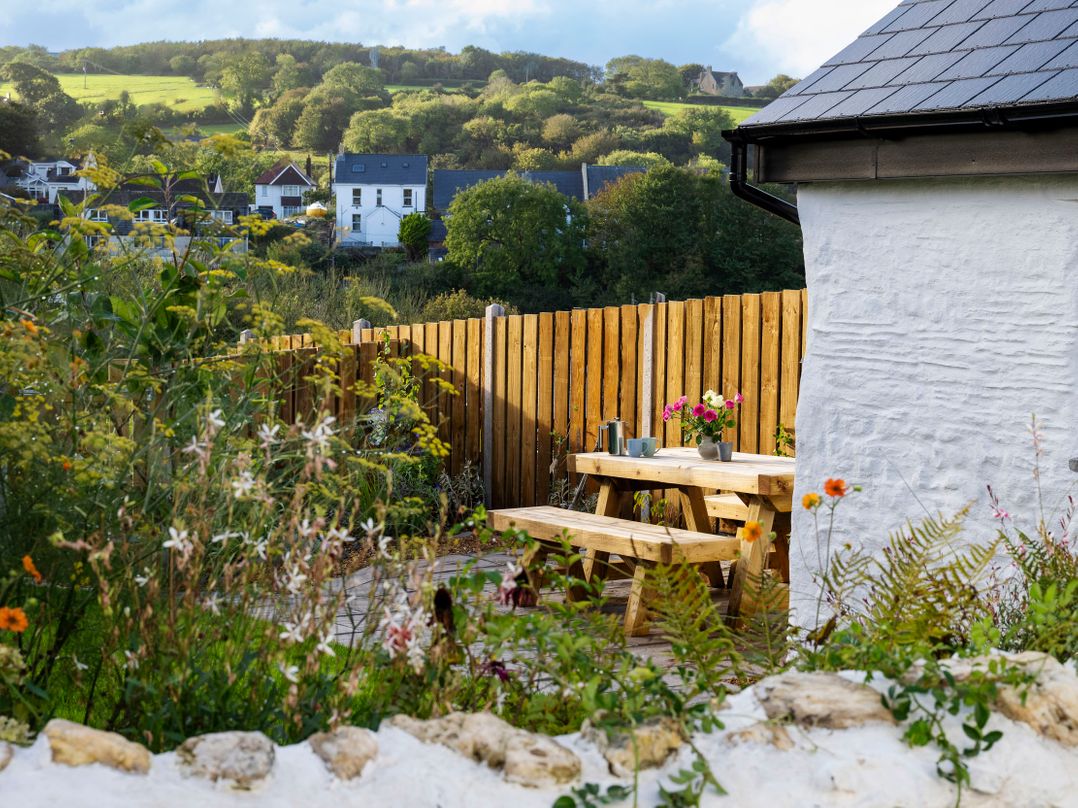 Dyffryn Cottage