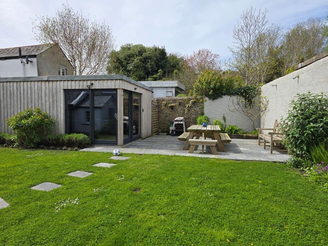 Lands House