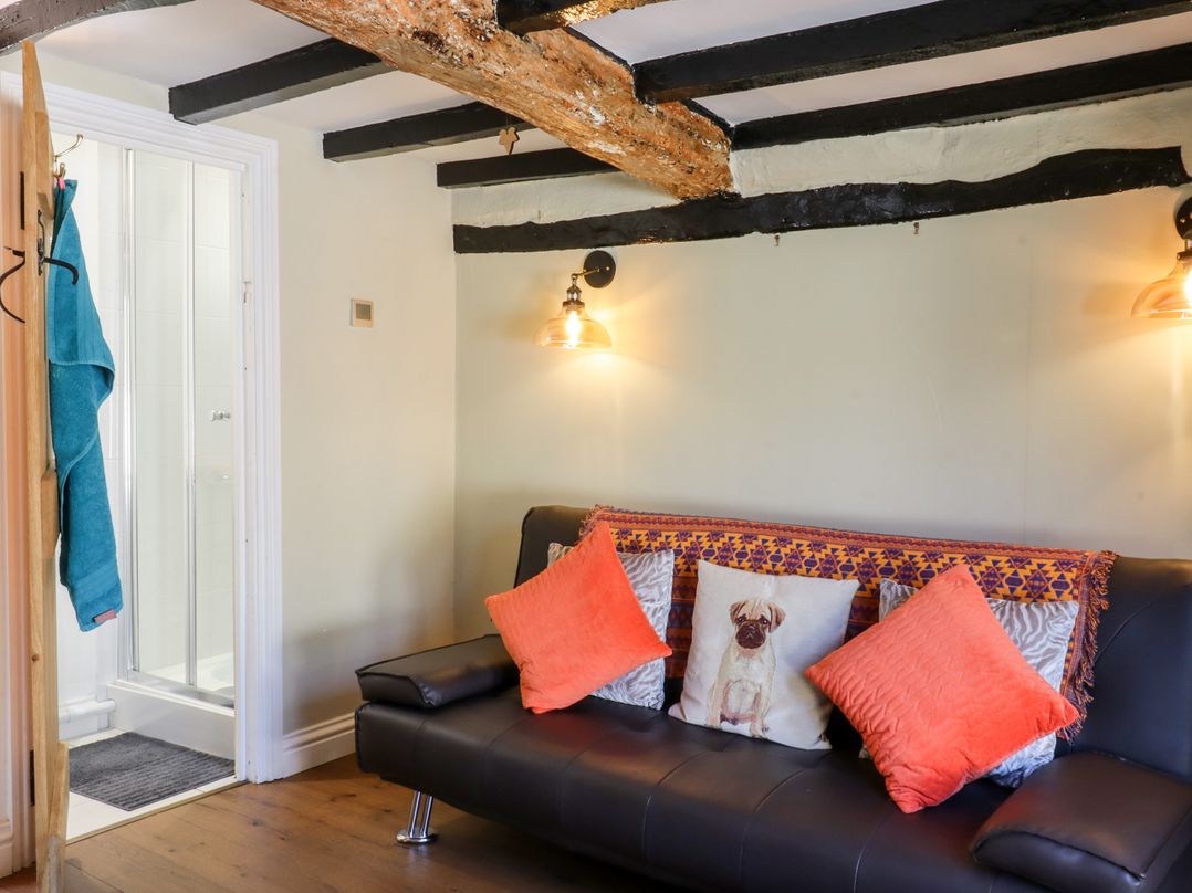 1 Harpur Cottage