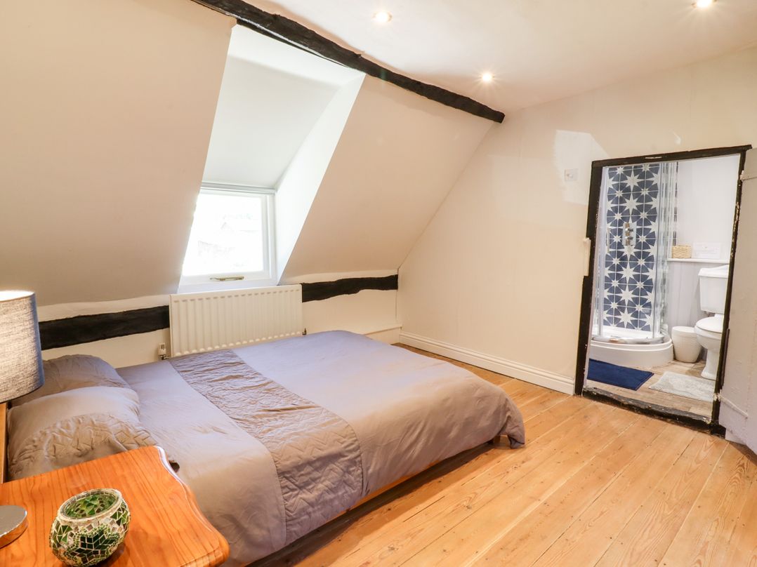 1 Harpur Cottage