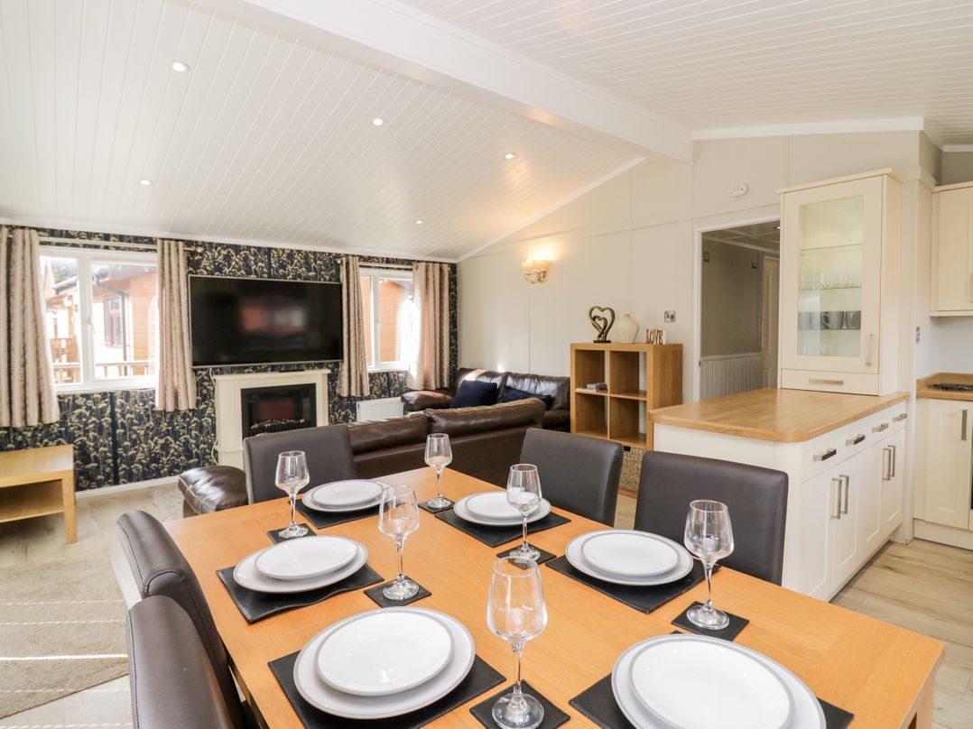 Lake View Lodge