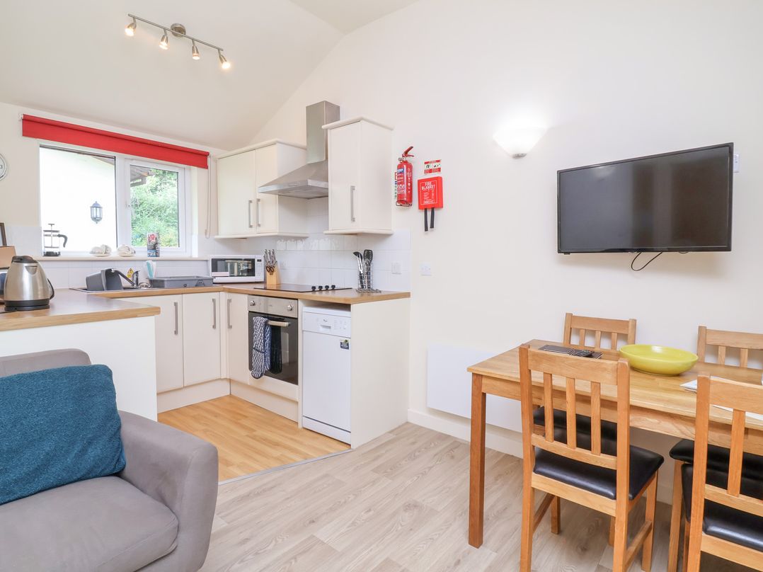 8 Manleigh Park