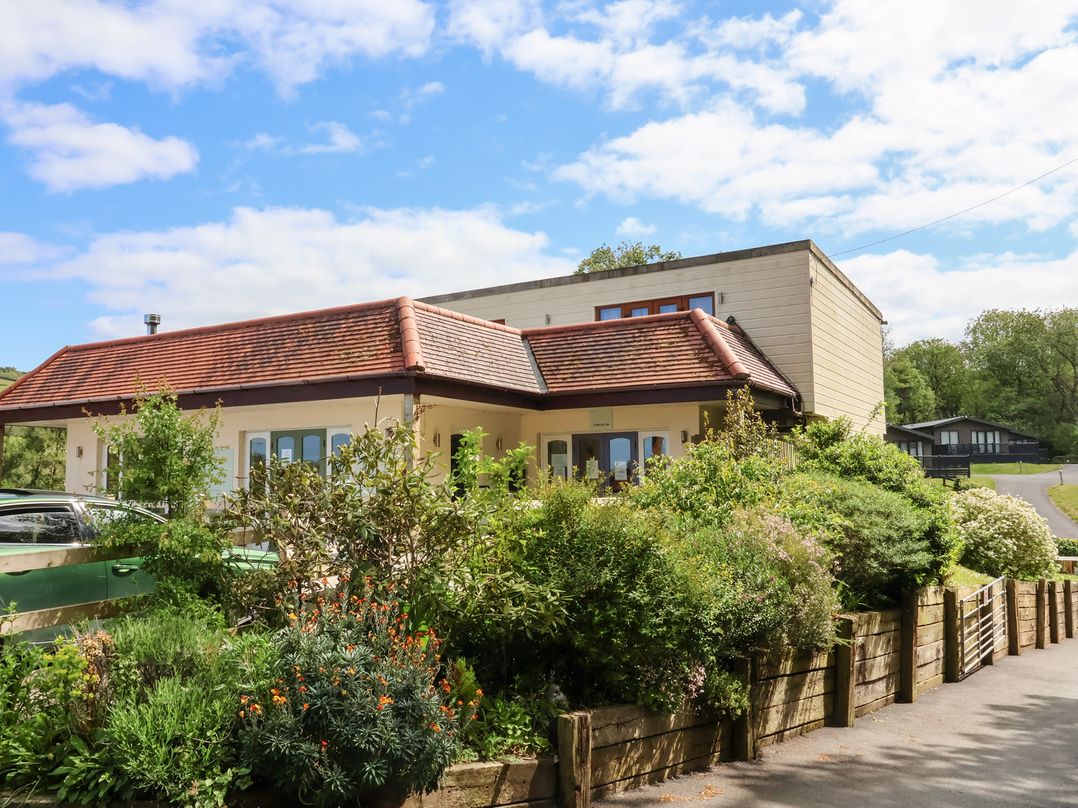 9 Manleigh Park