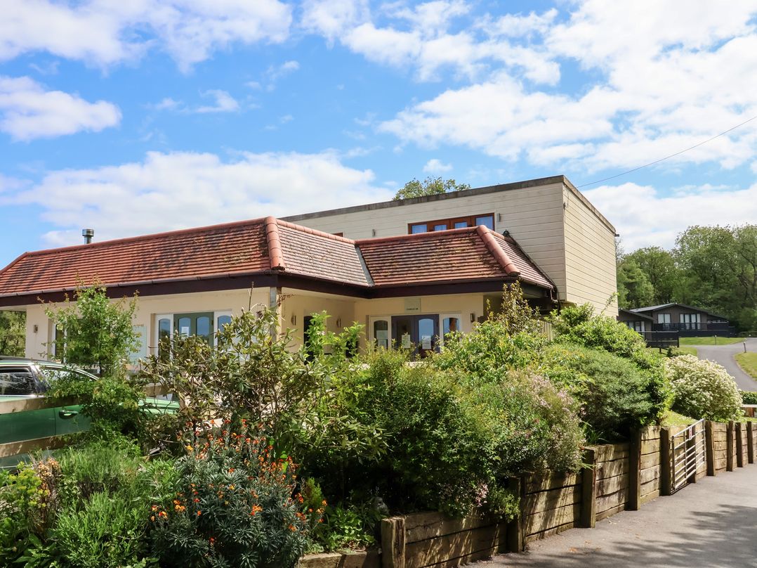 3 Manleigh Park