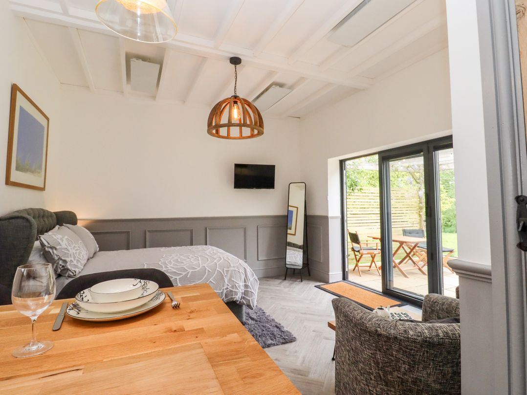The Snug at Pickelden Farmhouse