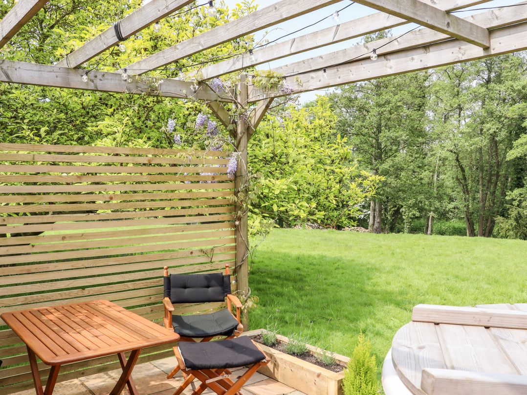 The Snug at Pickelden Farmhouse
