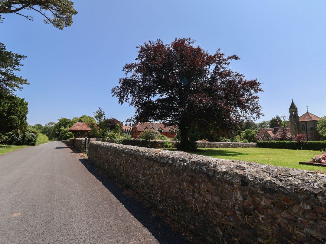 10 The Gardens