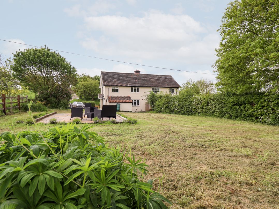 6 Hillside Cottages