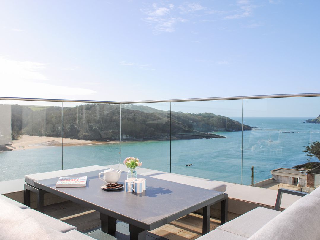 3 Hamstone Court, Salcombe - Sleeps 8 guests