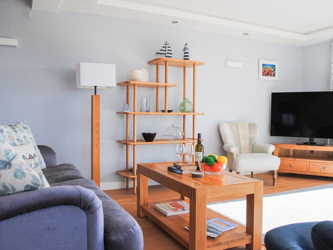 3 Hamstone Court