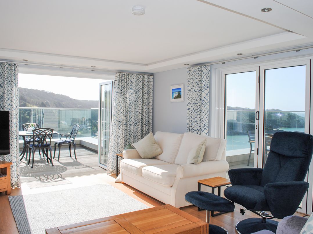 3 Hamstone Court
