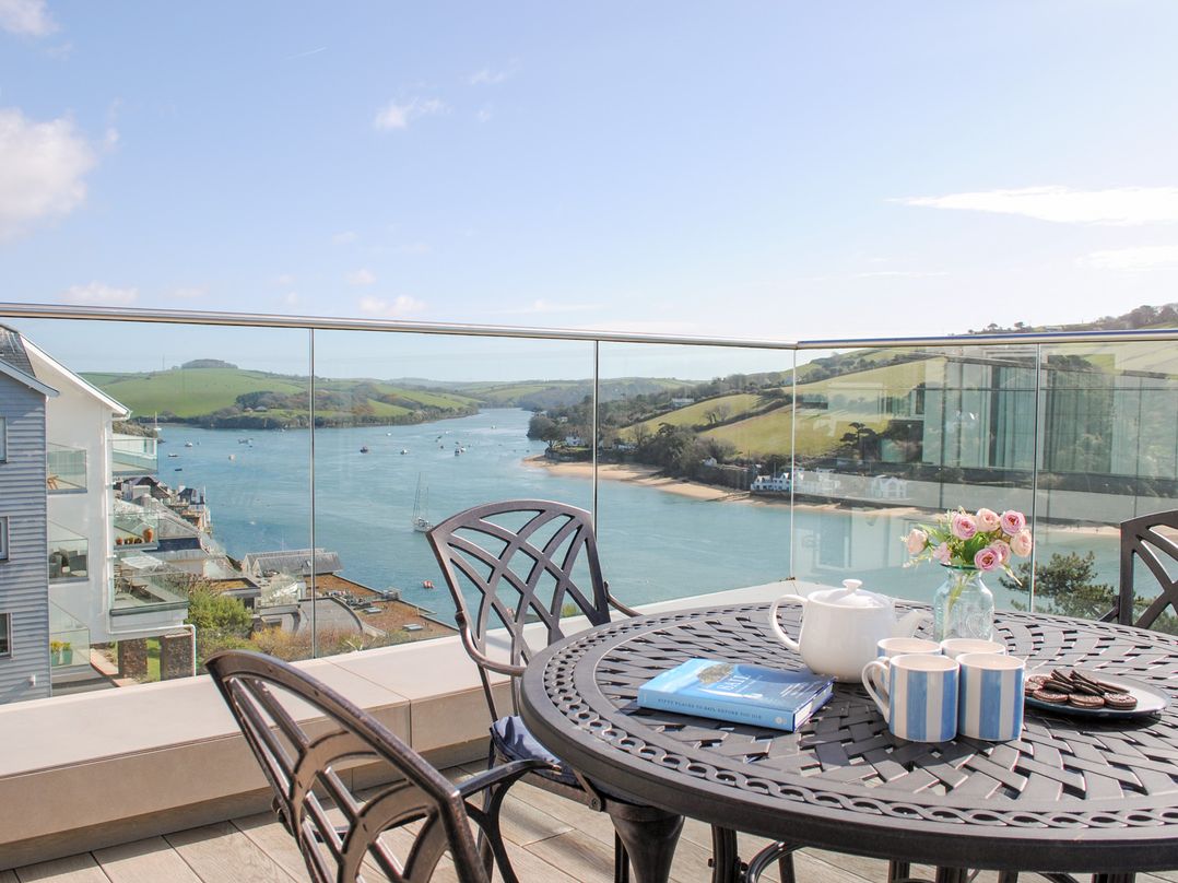 3 Hamstone Court