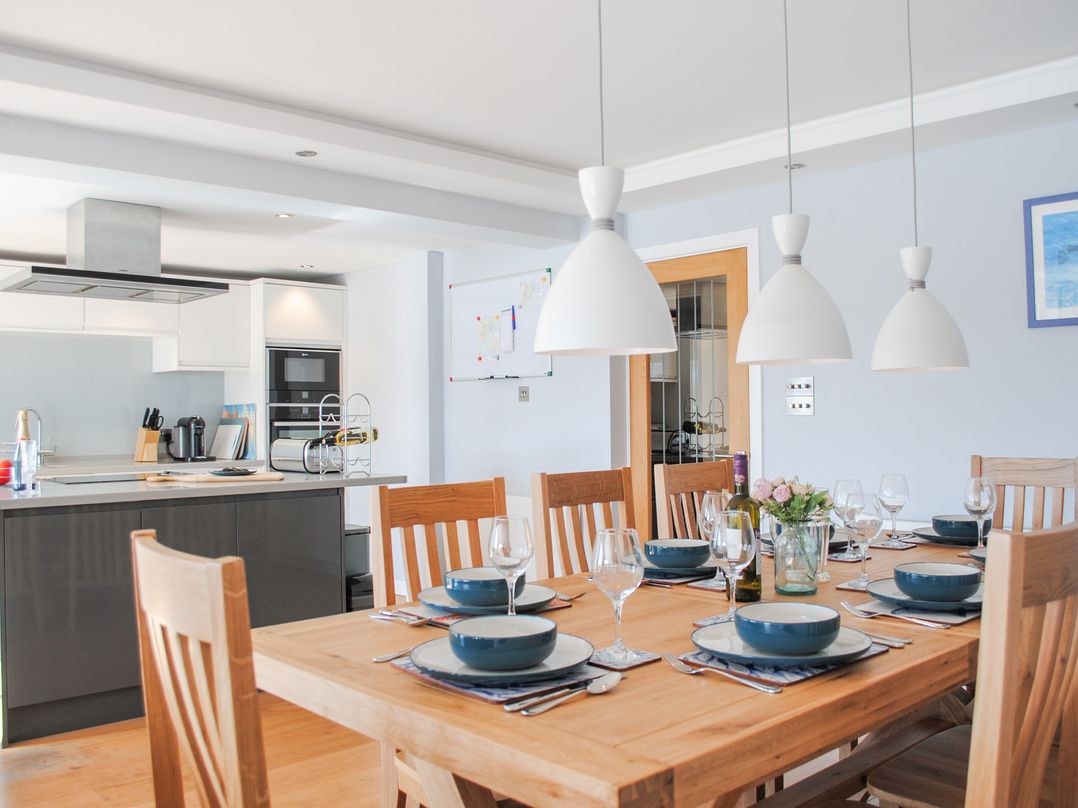 3 Hamstone Court