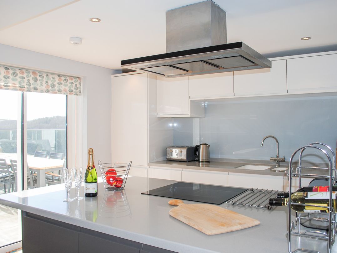 3 Hamstone Court