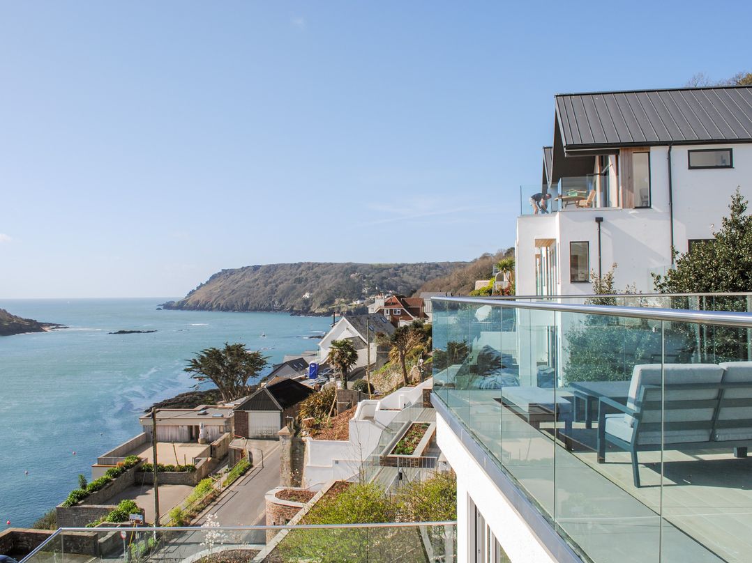 3 Hamstone Court