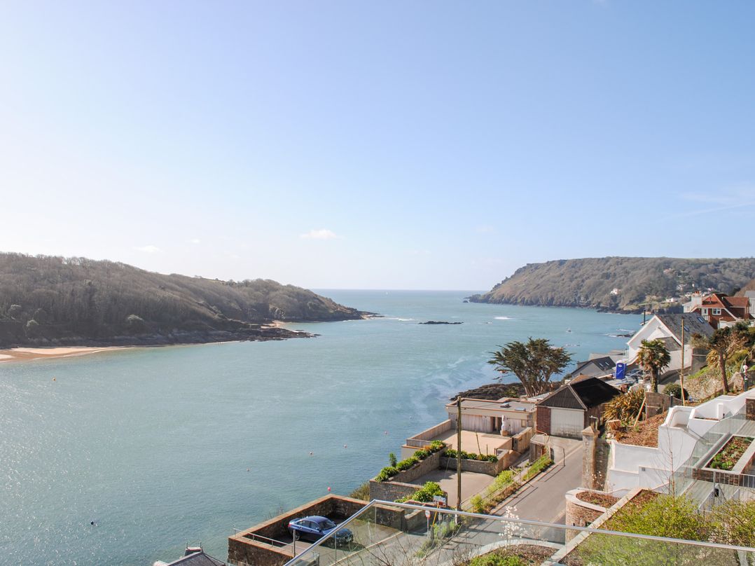 3 Hamstone Court