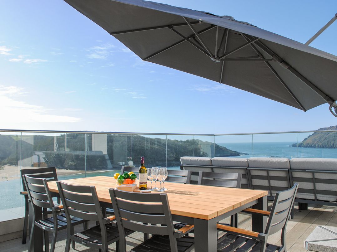 3 Hamstone Court