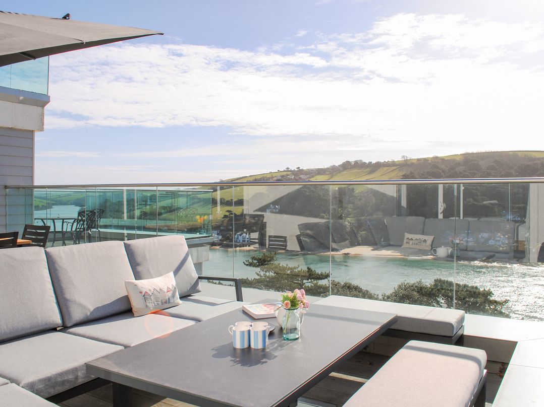 3 Hamstone Court