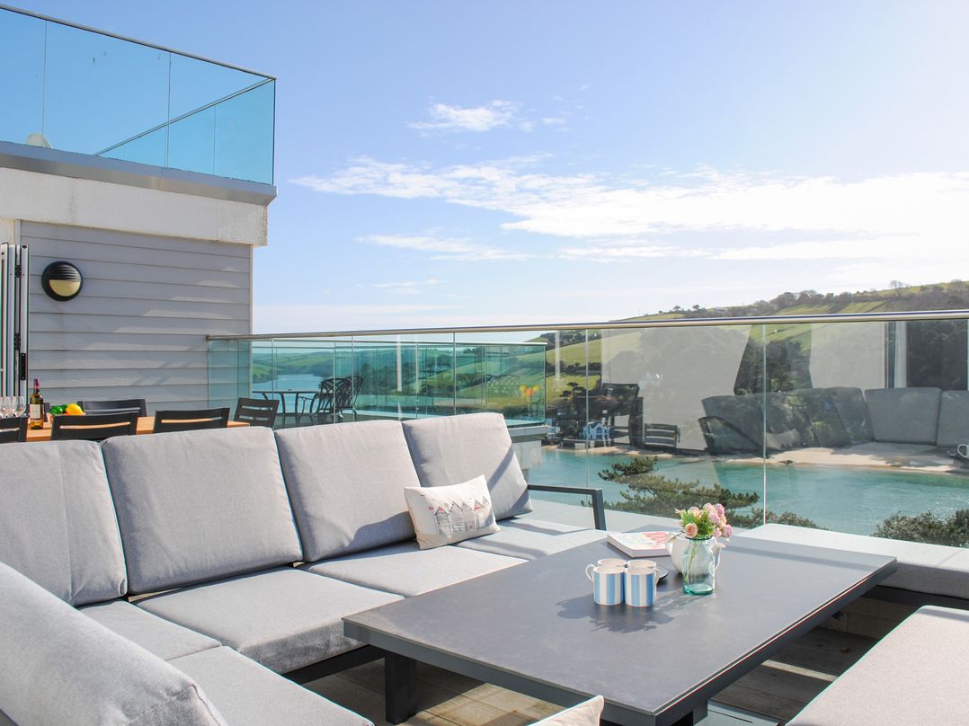 3 Hamstone Court
