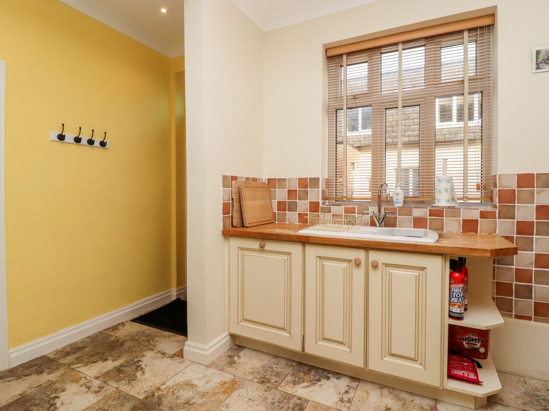 6D Clifton Drive
