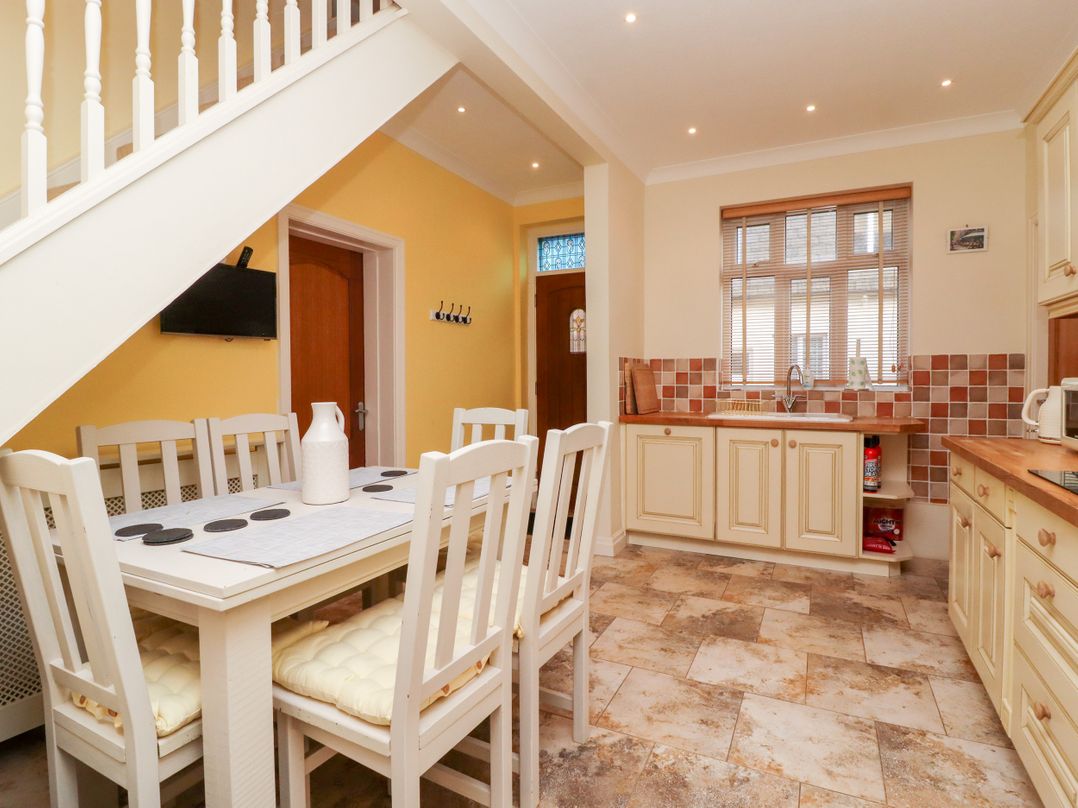 6D Clifton Drive