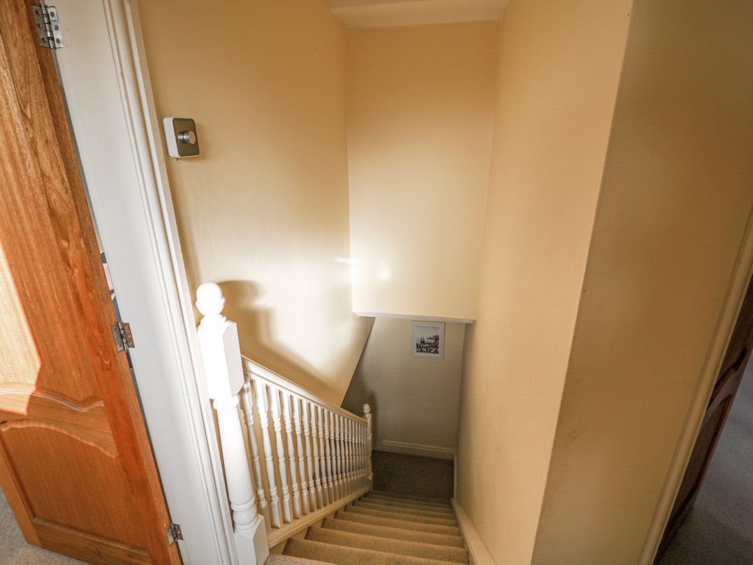 6D Clifton Drive