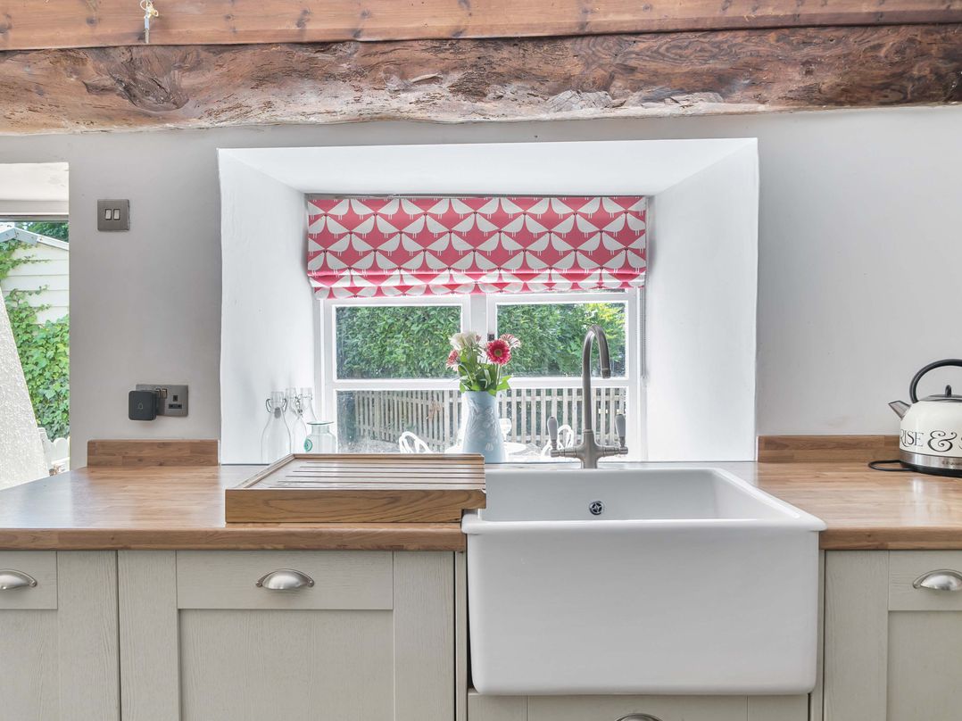 2 Pigsfoot Cottages