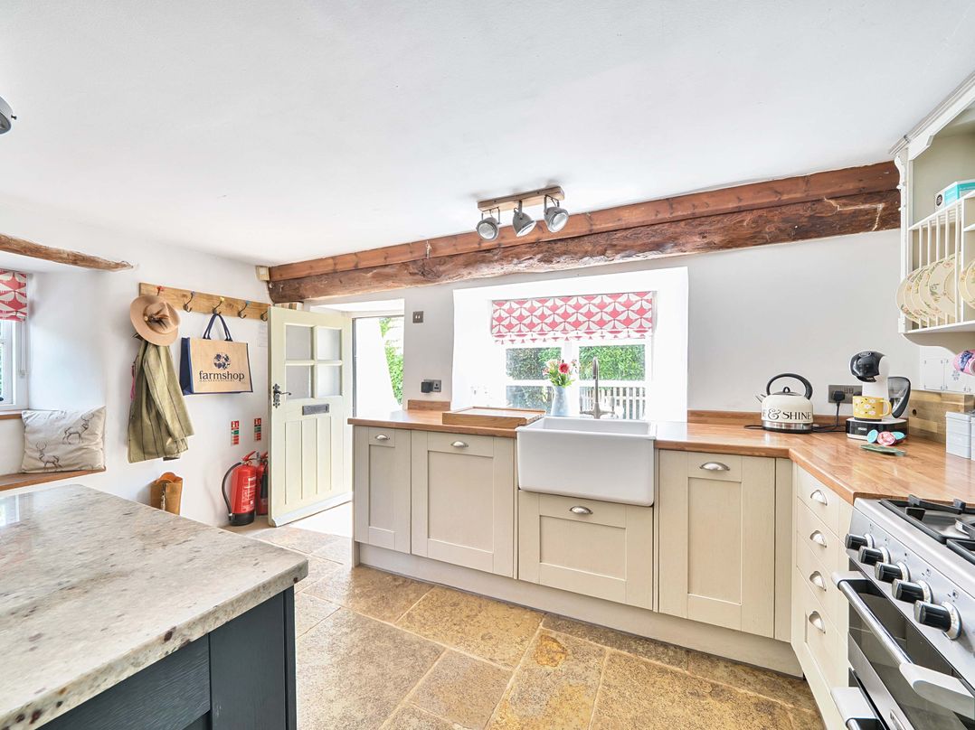 2 Pigsfoot Cottages